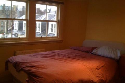 2 bedroom flat to rent, Gilmore Place, Edinburgh EH3