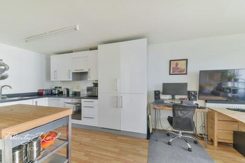 1 bedroom apartment for sale, High Street, LONDON