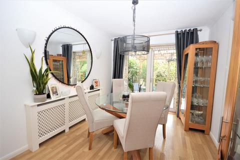 21 Darlinghurst Road, Folkestone, CT19 4PL