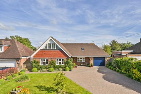 4 bedroom chalet for sale, Ashford, Ashford TN25