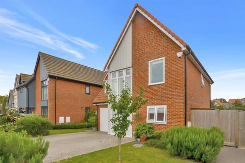 3 bedroom detached house for sale, Crispin Close, New Romney TN28