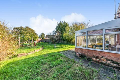 3 bedroom detached bungalow for sale, Broadlands Avenue, New Romney TN28