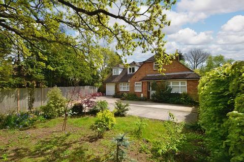 4 bedroom chalet for sale, Sandyhurst Lane, Ashford TN25