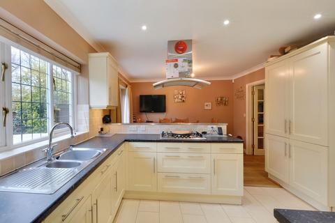 5 bedroom link detached house for sale, Brisley Court, Ashford TN23