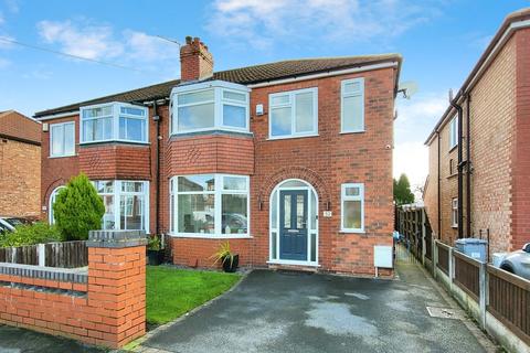 3 bedroom semi-detached house for sale - Riddings Road, Timperley, Altrincham, Greater Manchester, WA15