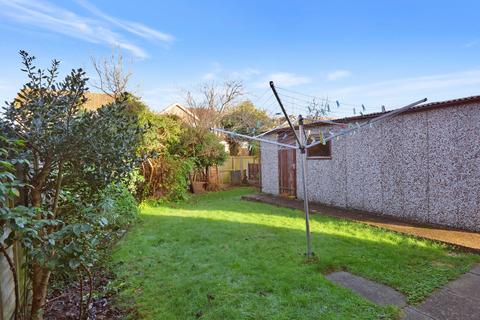 19 Chichester Close, Ashford, TN23 4QB