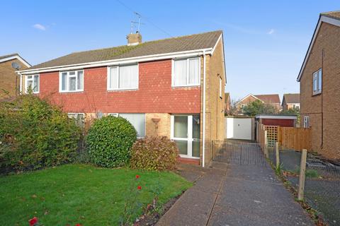 19 Chichester Close, Ashford, TN23 4QB