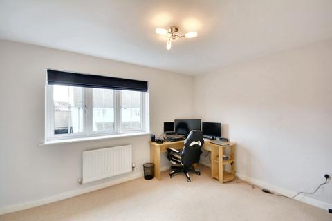 13 Nuthatch Drive, Finberry, Ashford, TN25 7AA