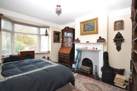 18 Dolphins Road, Folkestone, CT19 5PL