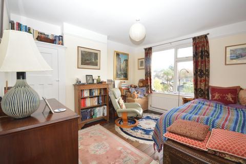 18 Dolphins Road, Folkestone, CT19 5PL