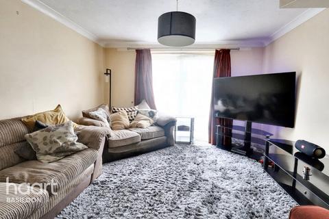 2 bedroom terraced house for sale, Warren Drive, Basildon