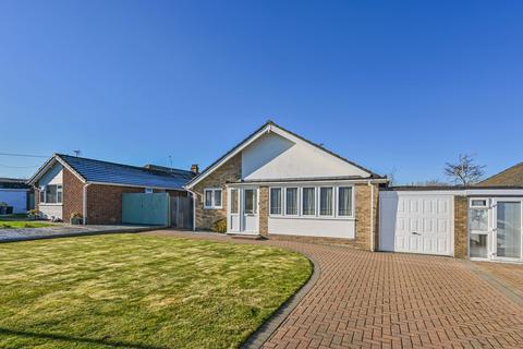 27 Downs Way, Sellindge, Ashford, TN25 6EZ