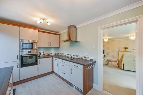 27 Downs Way, Sellindge, Ashford, TN25 6EZ