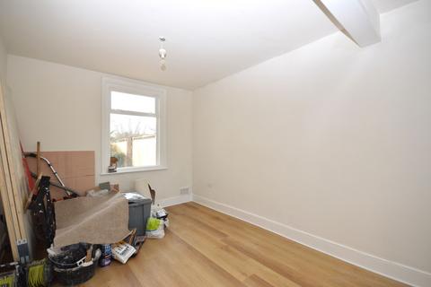 3 bedroom terraced house for sale, Dunnett Road, Folkestone CT19