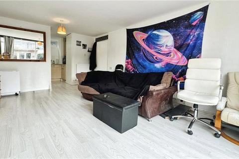 1 bedroom apartment for sale, Dovedale Close, Harefield, Uxbridge