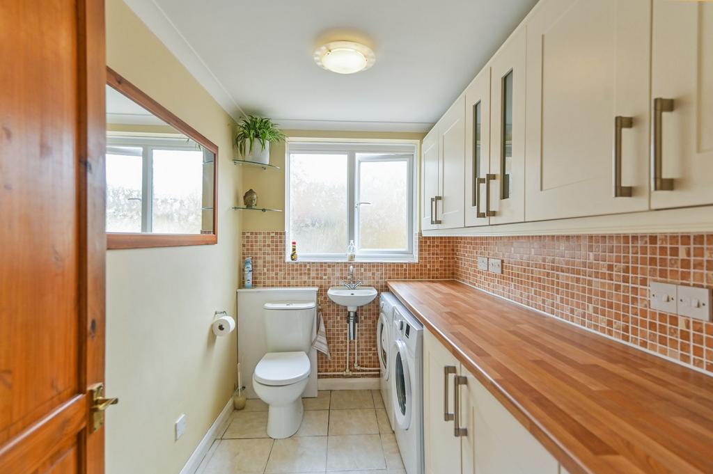 Cloakroom/Utility Room