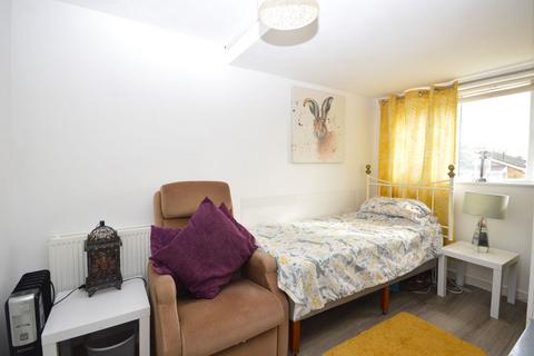 49 Grasmere Gardens, Folkestone, CT19 5JL
