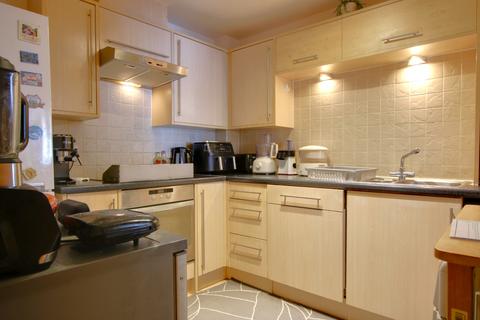 2 bedroom flat for sale, The Dell, Southampton