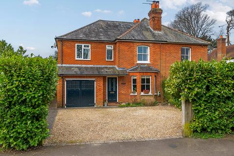 4 bedroom semi-detached house for sale - School Road, Rowledge, Farnham, Surrey, GU10