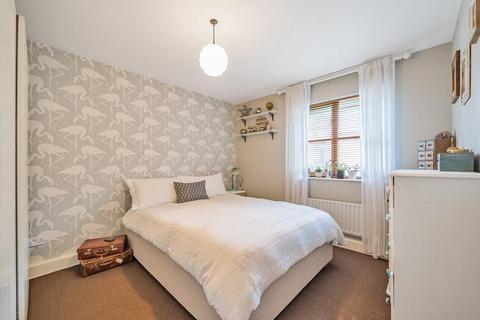 2 bedroom flat for sale, Penny Mews, Balham