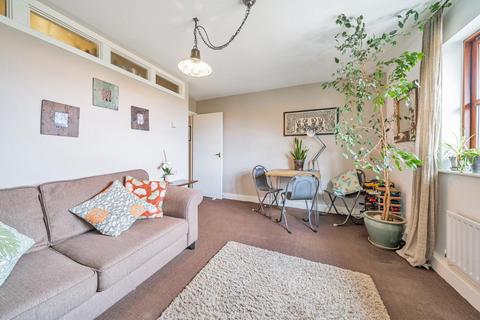 16 Penny Mews, London, SW12 8PU