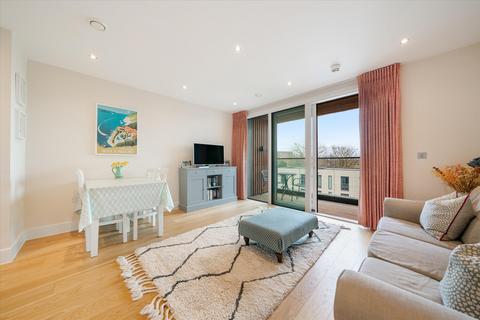 1 bedroom flat for sale - Chiswick High Road, London, W4