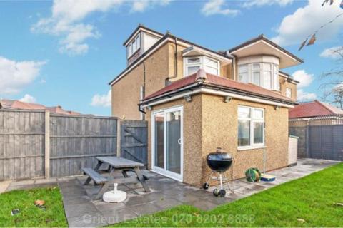 2 bedroom flat to rent - Renters Avenue, Hendon