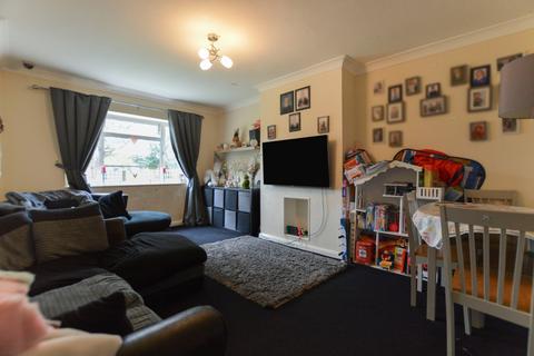 2 bedroom maisonette for sale, High Road, Byfleet, Surrey, KT14