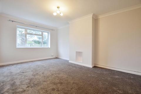 2 bedroom maisonette for sale, High Road, Byfleet, Surrey, KT14