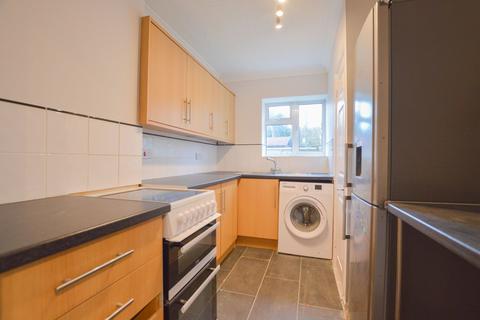 2 bedroom maisonette for sale, High Road, Byfleet, Surrey, KT14