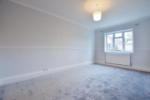 2 bedroom maisonette for sale, High Road, Byfleet, Surrey, KT14