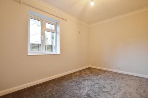 2 bedroom maisonette for sale, High Road, Byfleet, Surrey, KT14