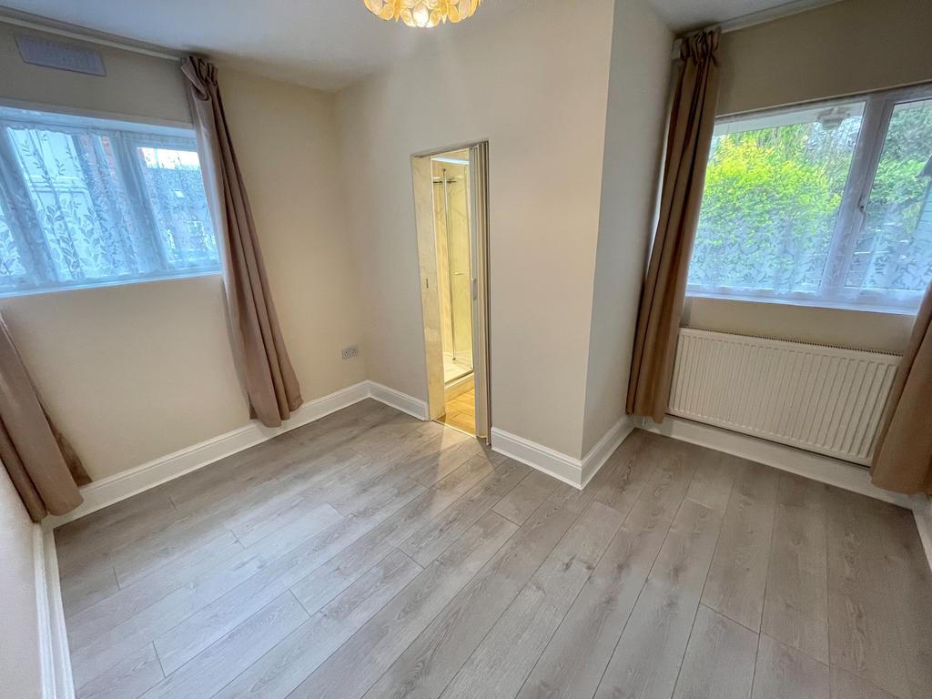 Leamington Road, Coventry, CV3 1 bed flat £900 pcm (£208 pw)