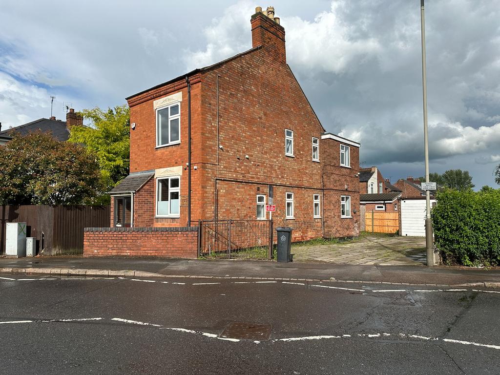 Leicester LE5 3 bed detached house for sale £310,000