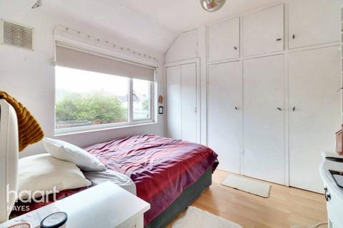 56 Hanover Circle, Hayes, UB3 2TJ