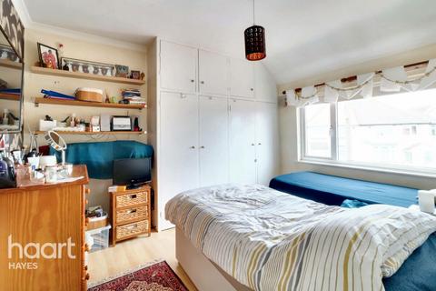 56 Hanover Circle, Hayes, UB3 2TJ