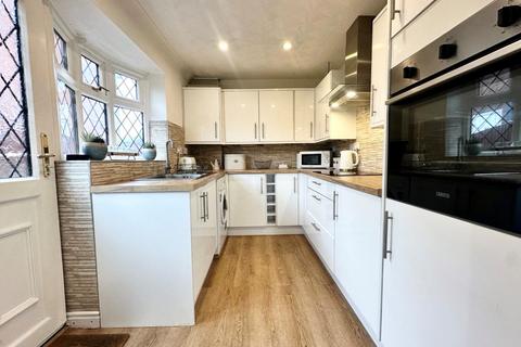 2 bedroom semi-detached bungalow for sale - Ellerby Avenue, Swinton, M27