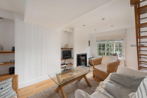 2 bedroom cottage for sale, Island Wall, Whitstable CT5