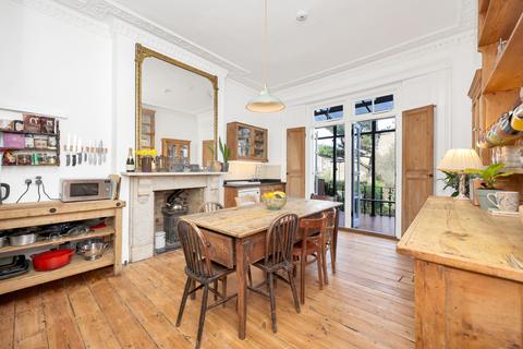 27 Cassland Road, London, E9 7AL