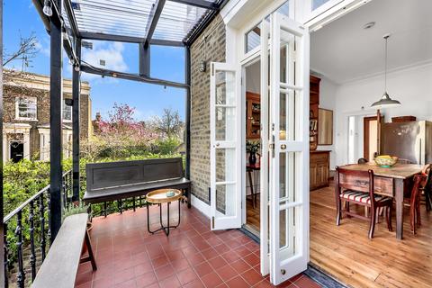 27 Cassland Road, London, E9 7AL