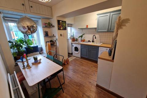2 bedroom end of terrace house for sale - Henhayes Lane, Crewkerne, Somerset, TA18