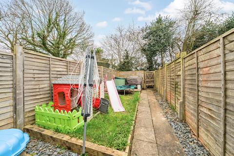 60 Drake Close, Horsham, RH12 5UD