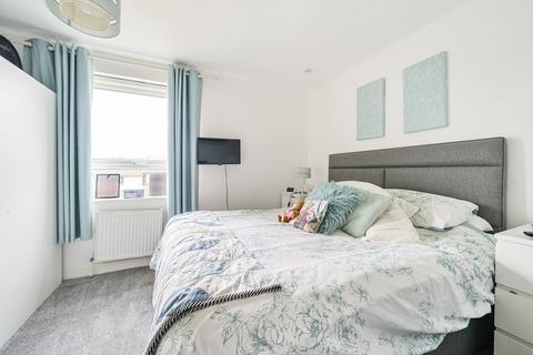 60 Drake Close, Horsham, RH12 5UD