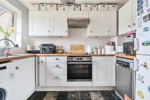 60 Drake Close, Horsham, RH12 5UD