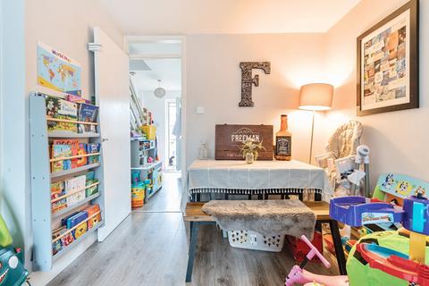 60 Drake Close, Horsham, RH12 5UD
