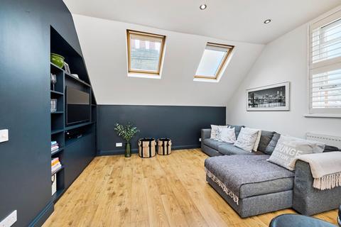 1 bedroom apartment for sale, Station Masters House, Earlsfield Road, SW18