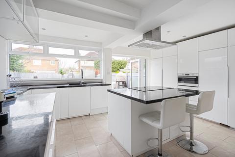 27 Ellesmere Drive, South Croydon, CR2 9EH