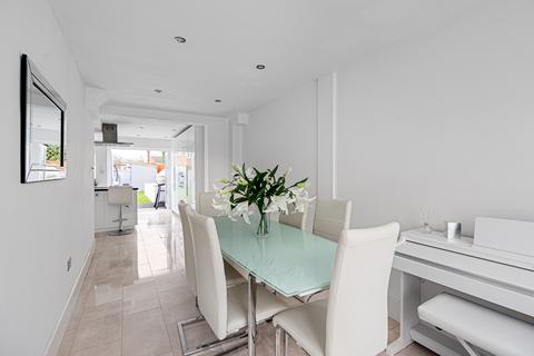 27 Ellesmere Drive, South Croydon, CR2 9EH