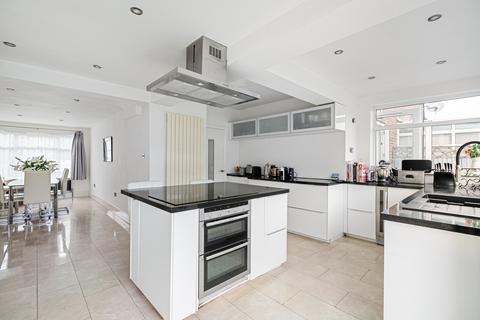 27 Ellesmere Drive, South Croydon, CR2 9EH