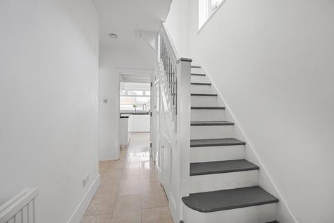 27 Ellesmere Drive, South Croydon, CR2 9EH